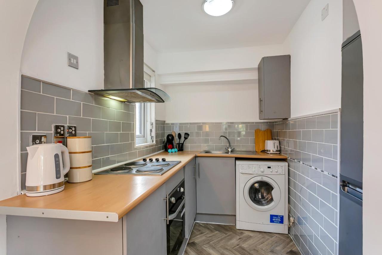 Aryas Apartments London Edgware Exterior photo