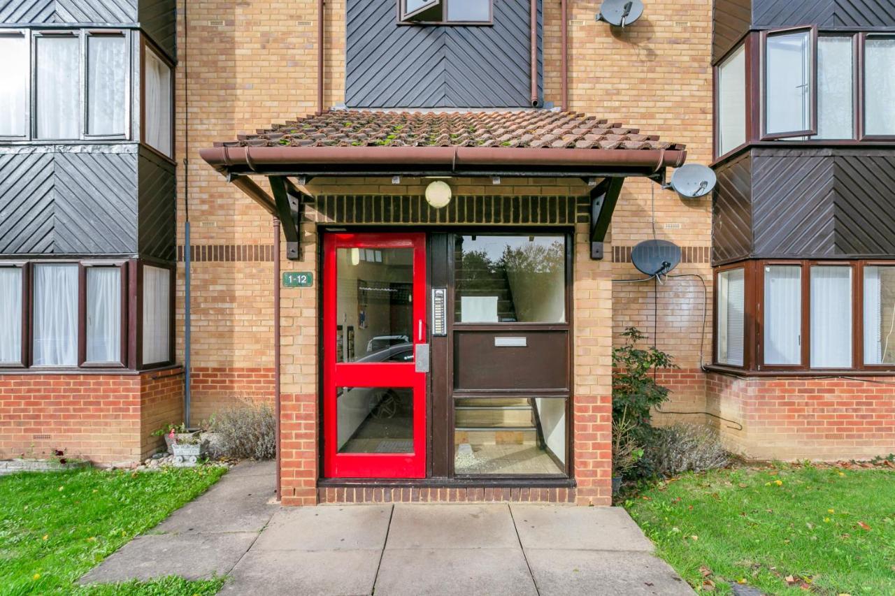 Aryas Apartments London Edgware Exterior photo